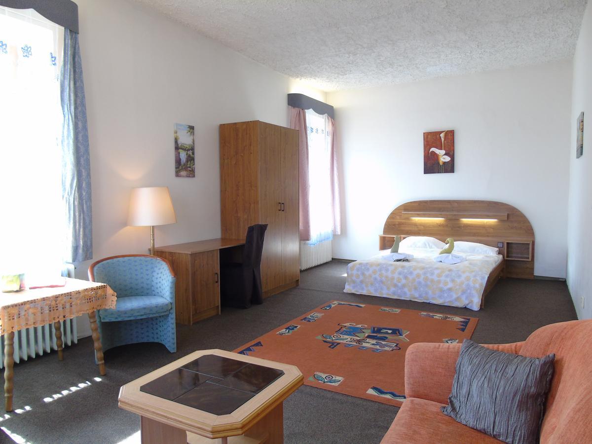 Gl Hotel Trutnov Eksteriør bilde