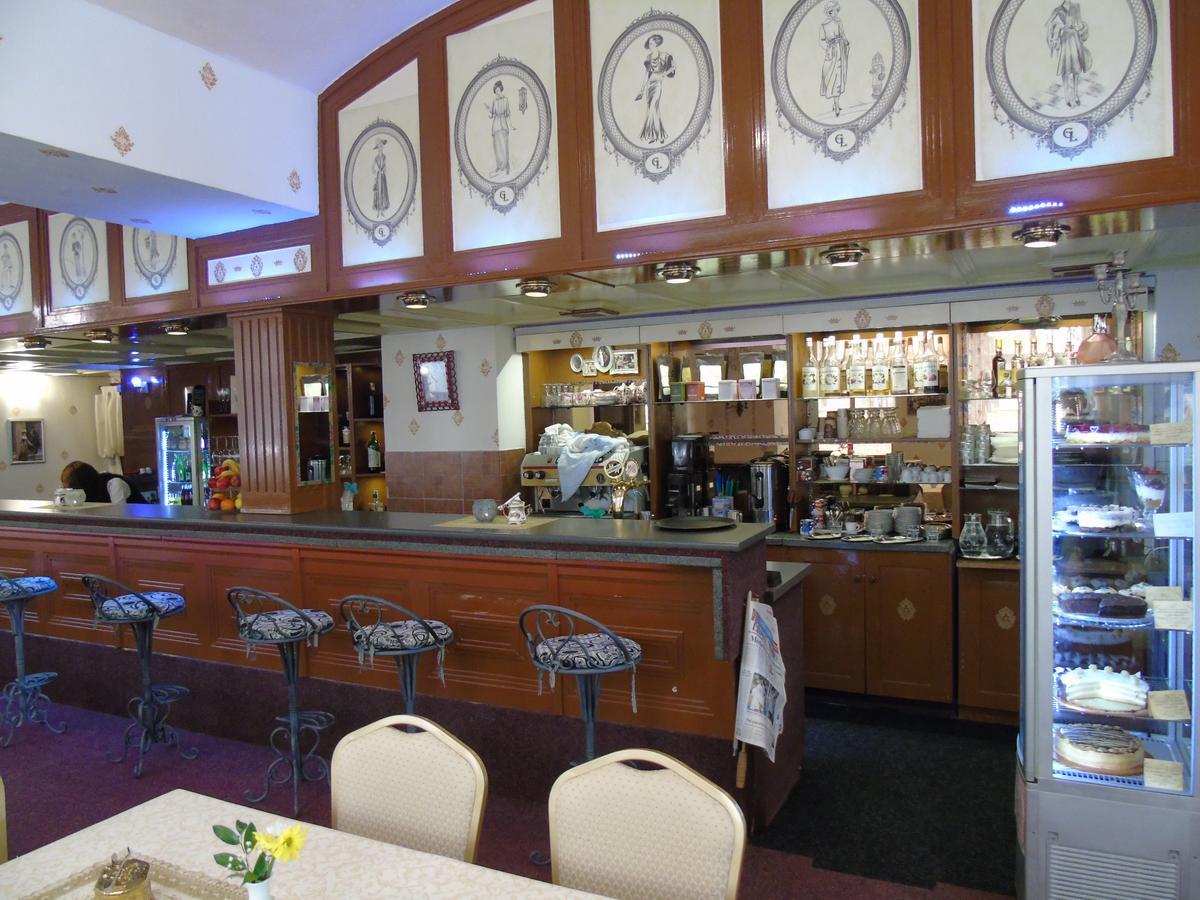Gl Hotel Trutnov Eksteriør bilde