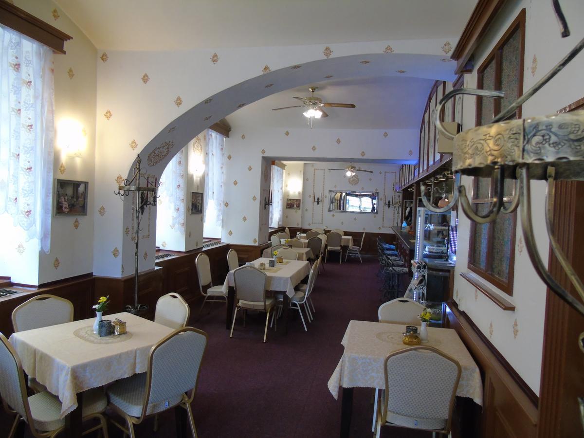 Gl Hotel Trutnov Eksteriør bilde