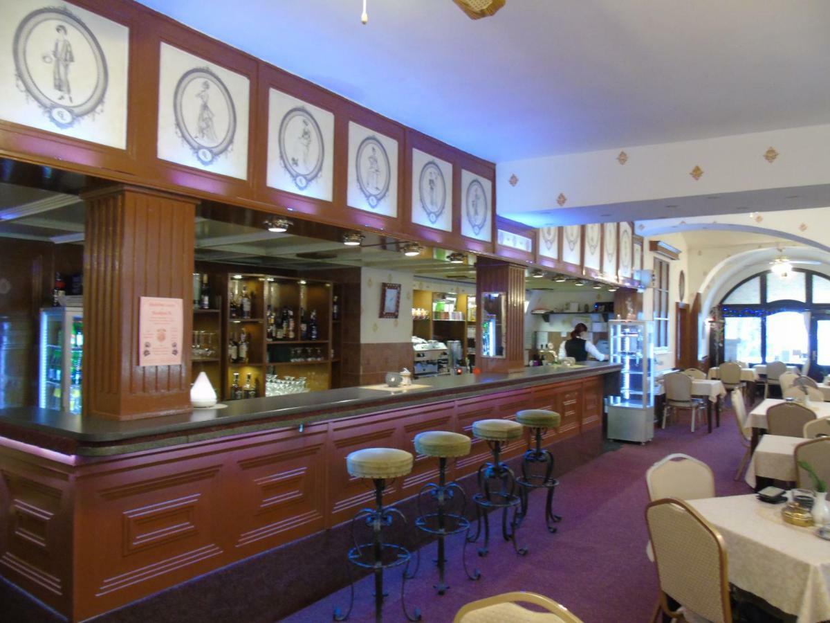 Gl Hotel Trutnov Eksteriør bilde